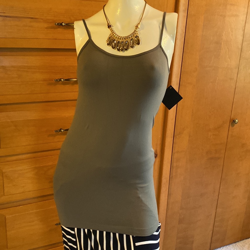 C’est Moi very cool seamless tank!